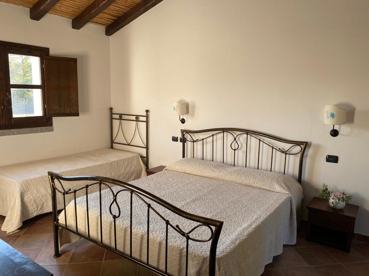Li Paduleddi Country Guest House Olbia Exterior foto